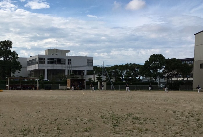 グラウンドは中九州短期大学ソフトボール専用グラウンドを使う