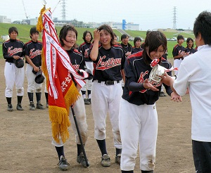 関女連の中学生大会で優勝したオール京急港南女子(09年）