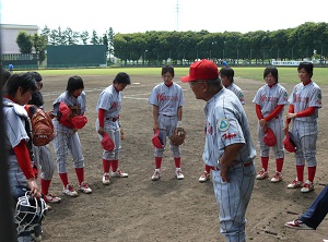 蒲田の秋元監督は決勝では「蒲田女子高校」チームを指揮