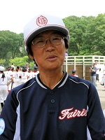 松良監督は根っからの野球好き。「初めは球拾いやスコアラーとしてお手伝いを始めました」