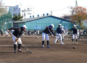 毎回トライアウトをサポートしてくれる駒澤大学硬式野球部の皆さん