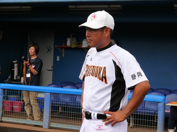 決勝戦前の静岡の飯田監督。転勤した前監督に代わってチームを率い、準優勝に導いた