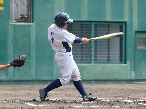 埼玉の捕手・小櫃選手は今大会大活躍。決勝でも二盗阻止2つ、適時三塁打1本。