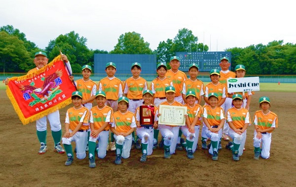 学童チームは全国大会の常連。写真は17年の県予選で優勝したときのもの